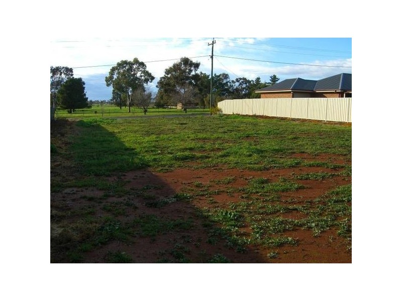 22 Joffre Street, Temora NSW 2666