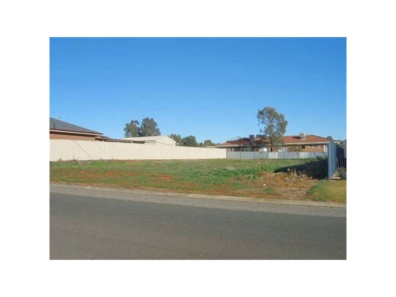 22 Joffre Street, Temora NSW 2666