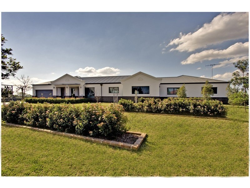 16 Ilma Close, Mcgraths Hill NSW 2756