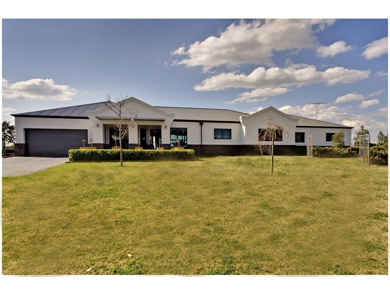16 Ilma Close, Mcgraths Hill NSW 2756