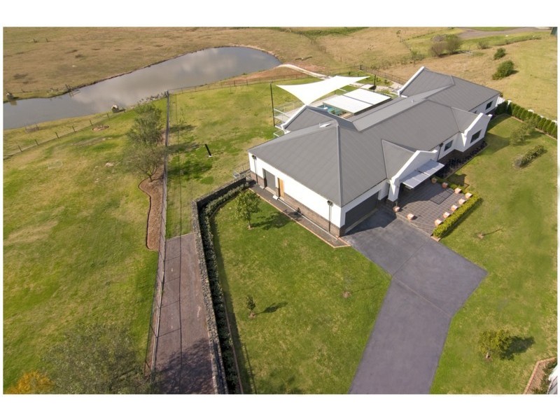 16 Ilma Close, Mcgraths Hill NSW 2756