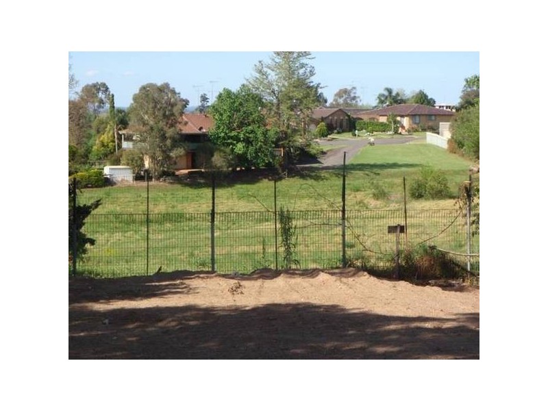 1 Greenway Crescent, Windsor NSW 2756
