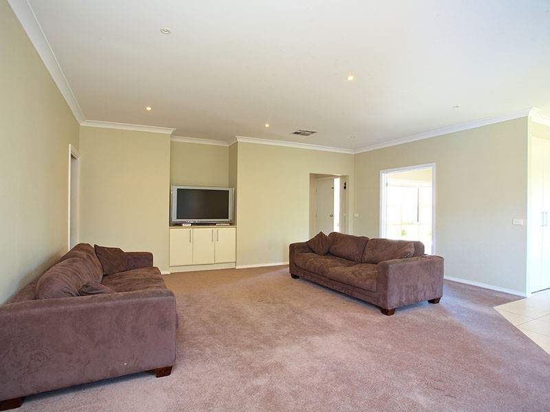 1A Primrose Road, Croydon North VIC 3136
