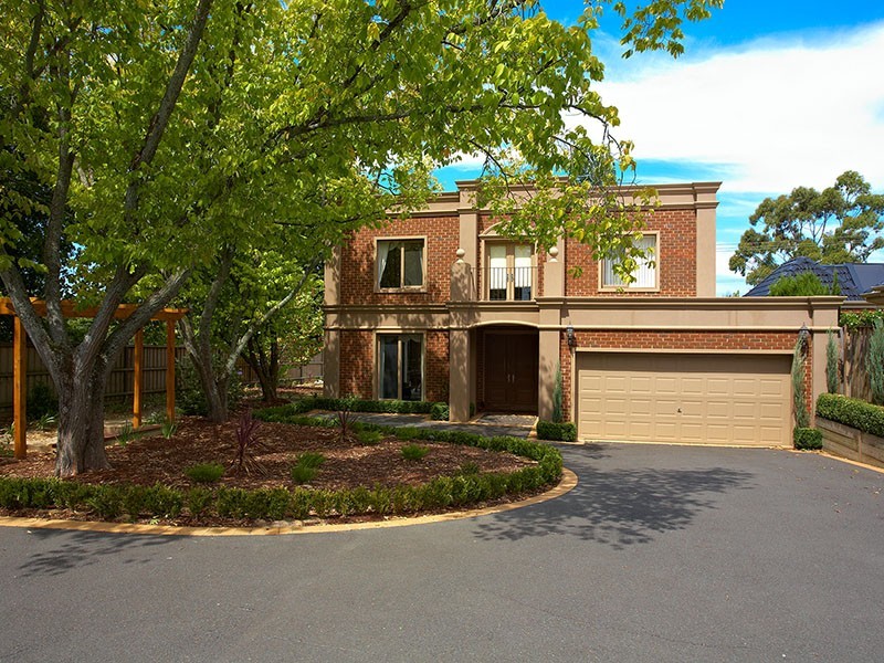 10 Tandarra Drive, Ringwood North VIC 3134