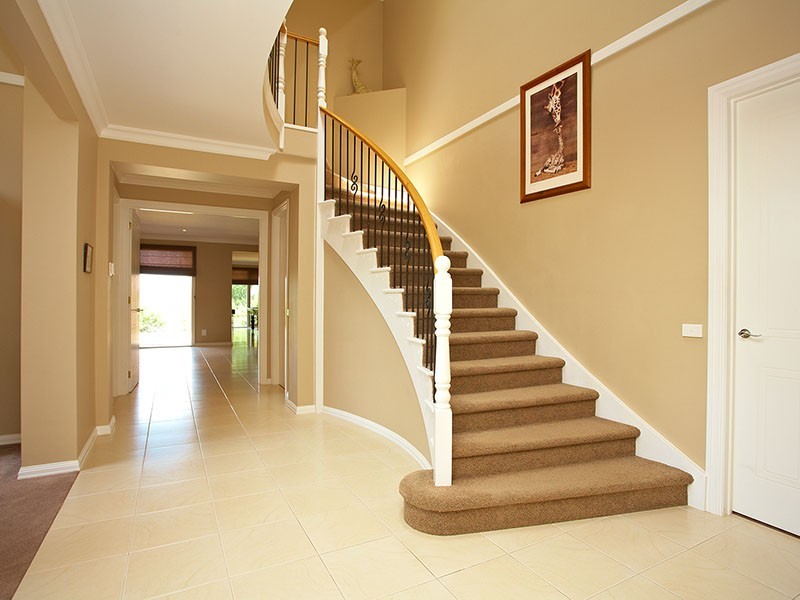 10 Tandarra Drive, Ringwood North VIC 3134