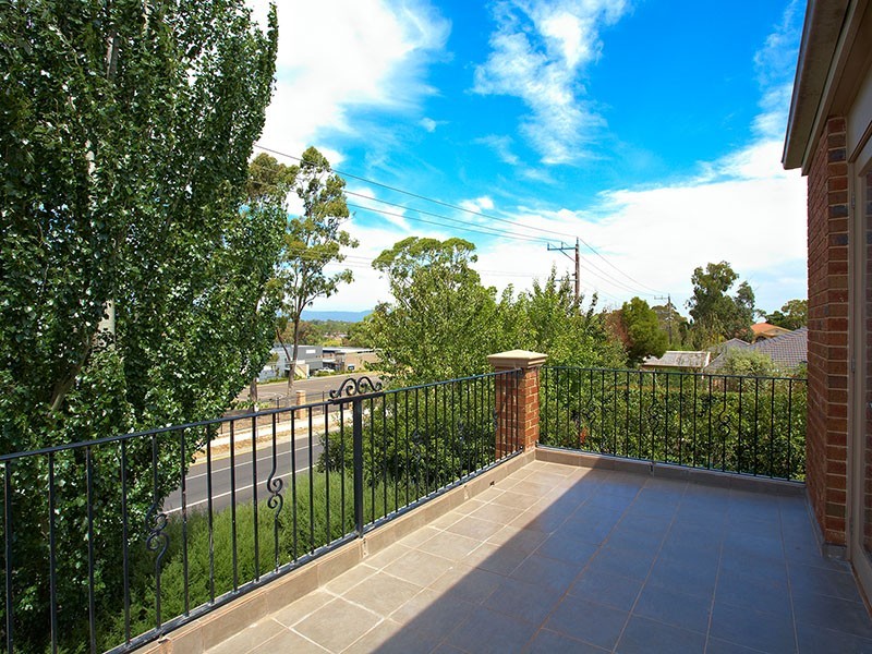 10 Tandarra Drive, Ringwood North VIC 3134