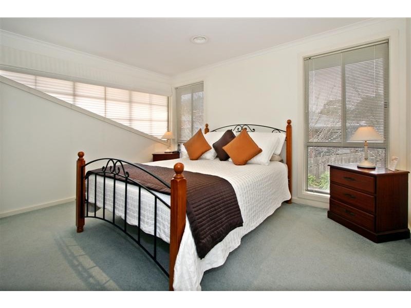 113 Nangathan Way, Croydon North VIC 3136