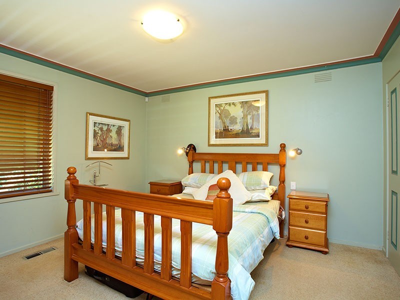 10 Apollo Court, Croydon South VIC 3136