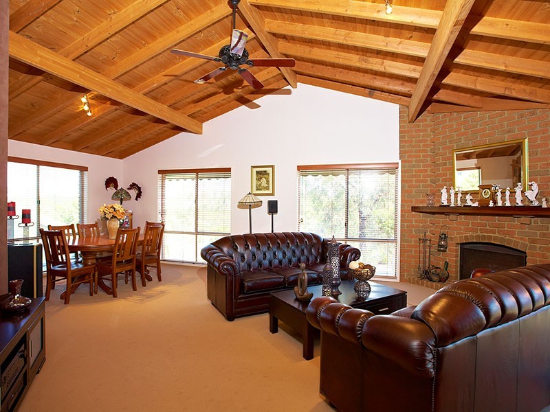 49 Waterview Court, Croydon Hills VIC 3136