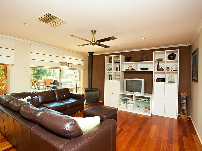 49 Waterview Court, Croydon Hills VIC 3136