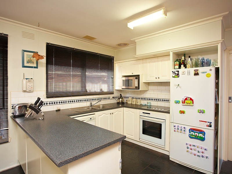 16 Sherwood Avenue, Ringwood East VIC 3135