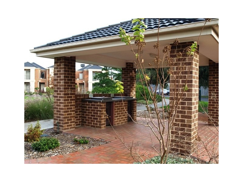 11 Parkway Lane, Mitcham VIC 3132