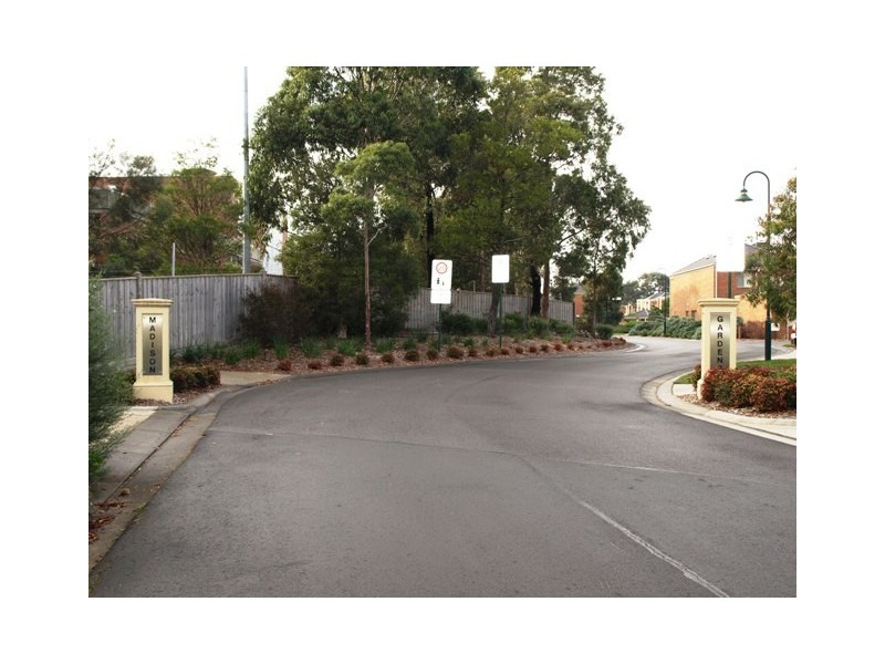 11 Parkway Lane, Mitcham VIC 3132