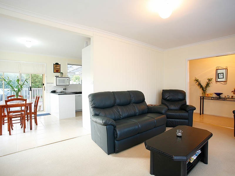 11 Seares Drive, Ringwood East VIC 3135