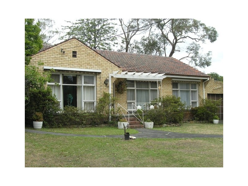 10 Knaith Road, Ringwood East VIC 3135