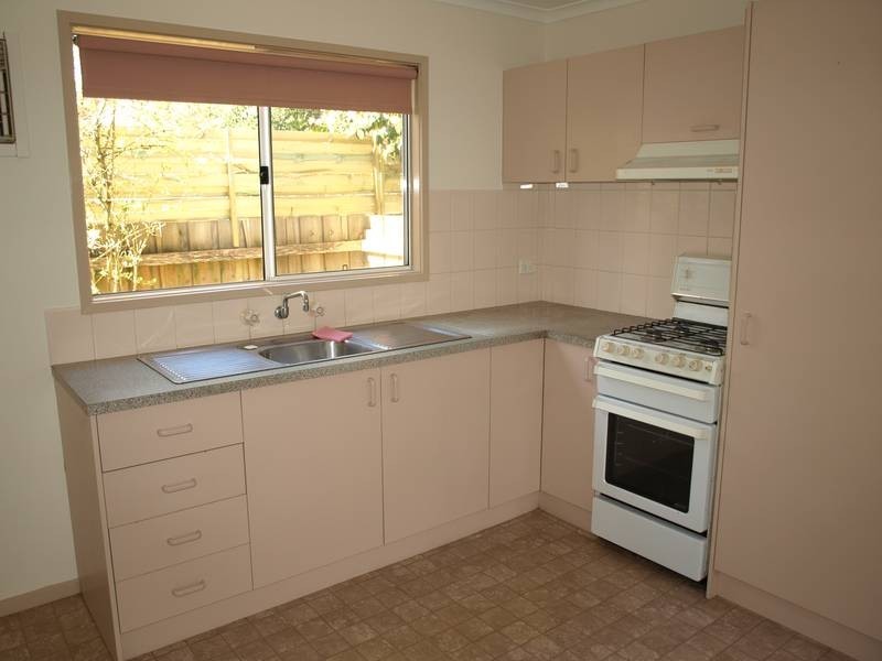 2/23 Urana Street, Kilsyth VIC 3137