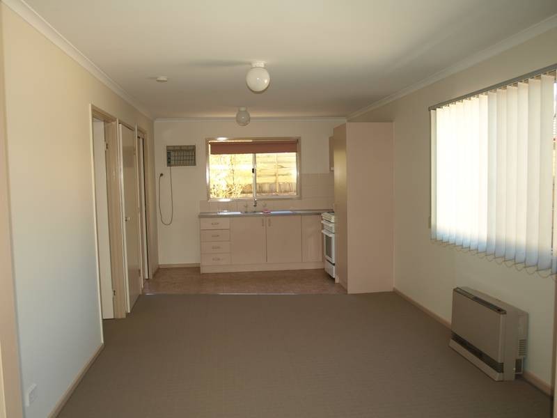 2/23 Urana Street, Kilsyth VIC 3137