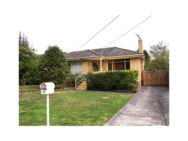 49 Blazey Road, Croydon South VIC 3136