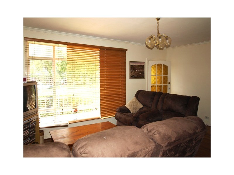 49 Blazey Road, Croydon South VIC 3136