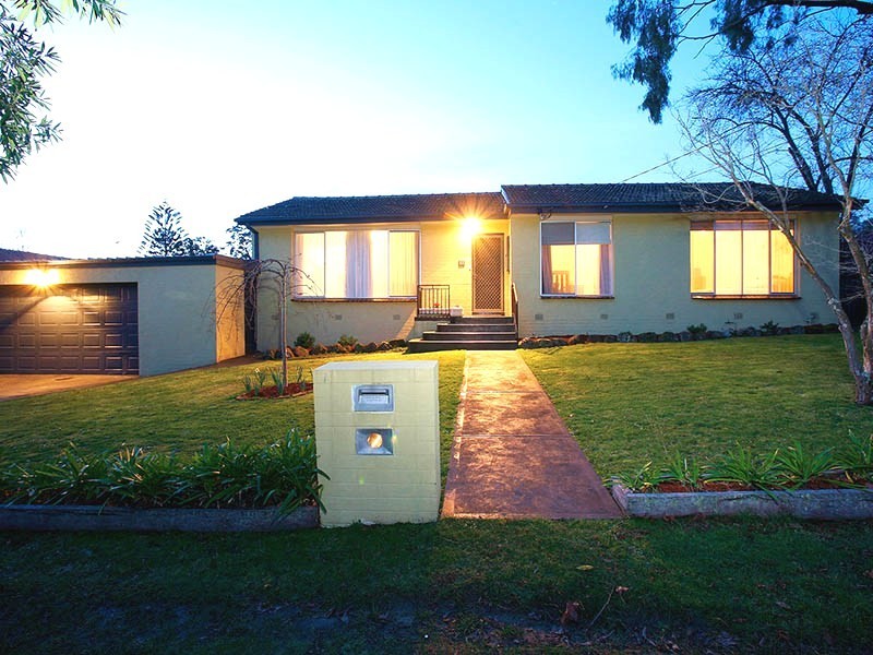 11 Seares Drive, Ringwood East VIC 3135