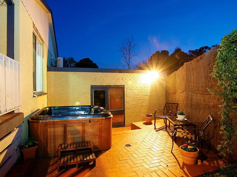 11 Seares Drive, Ringwood East VIC 3135