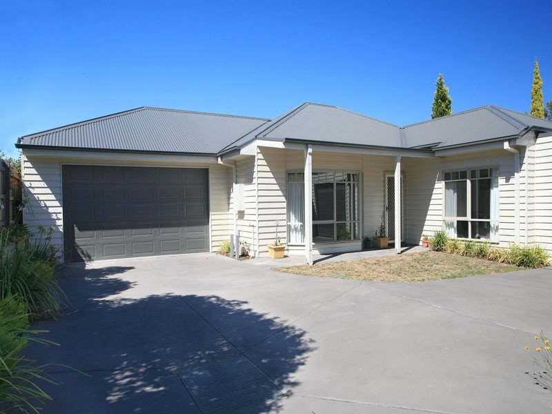 2/5 Neville Street, Ringwood VIC 3134