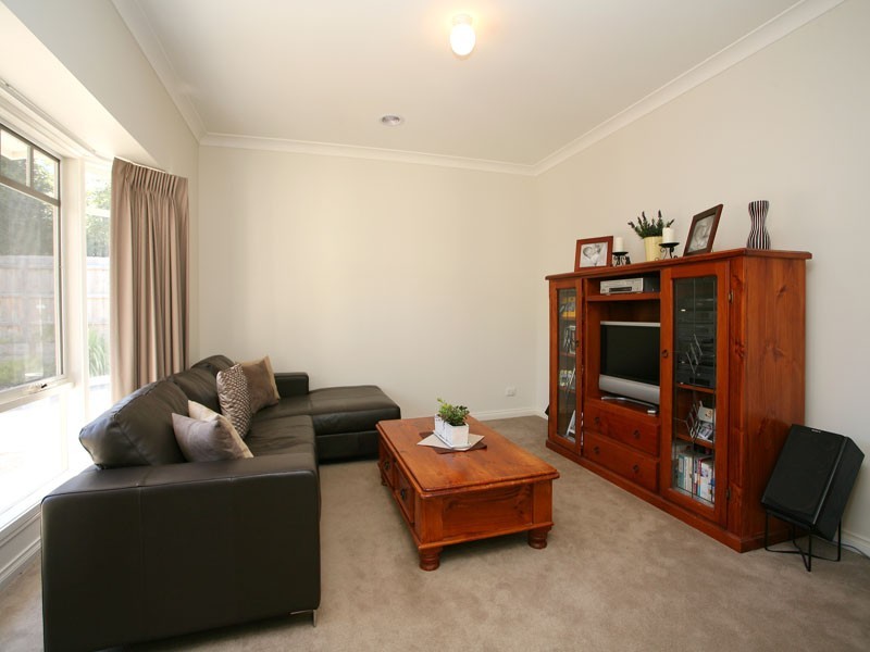 2/5 Neville Street, Ringwood VIC 3134