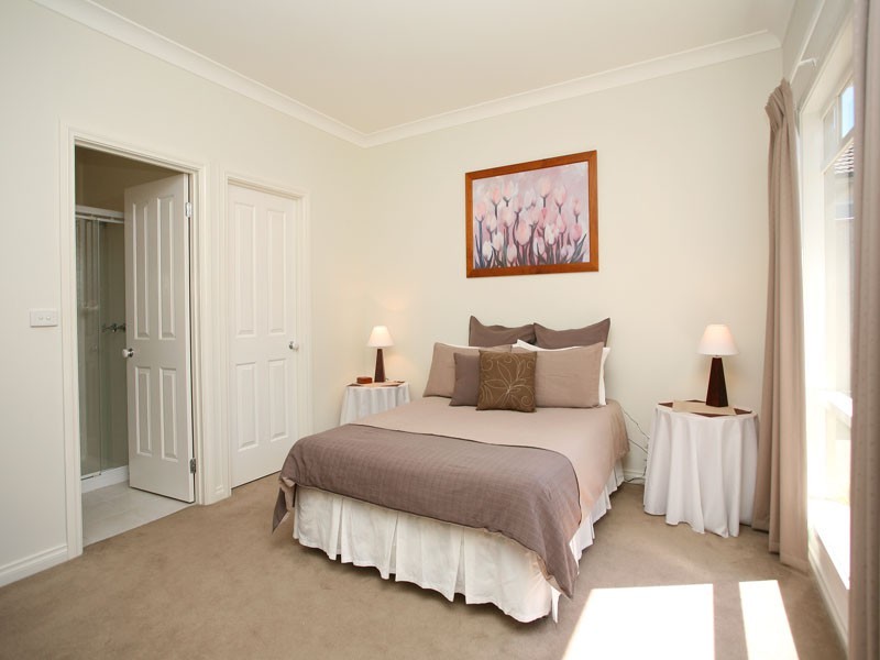 2/5 Neville Street, Ringwood VIC 3134