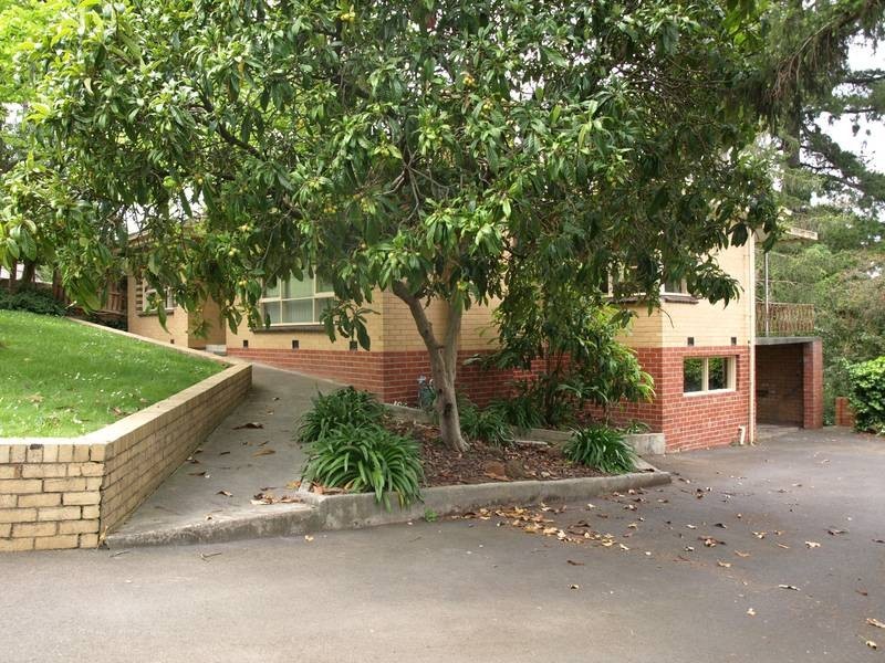 1/10 Timbertop Road, Ringwood North VIC 3134