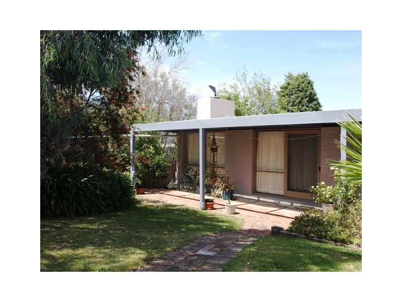 44 Montana Parade, Croydon VIC 3136