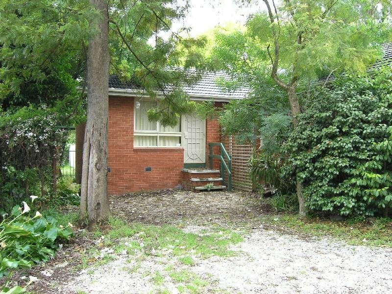 2/10 Oban Road, Ringwood VIC 3134