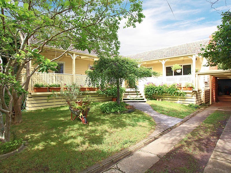 12 Lois Street, Ringwood East VIC 3135