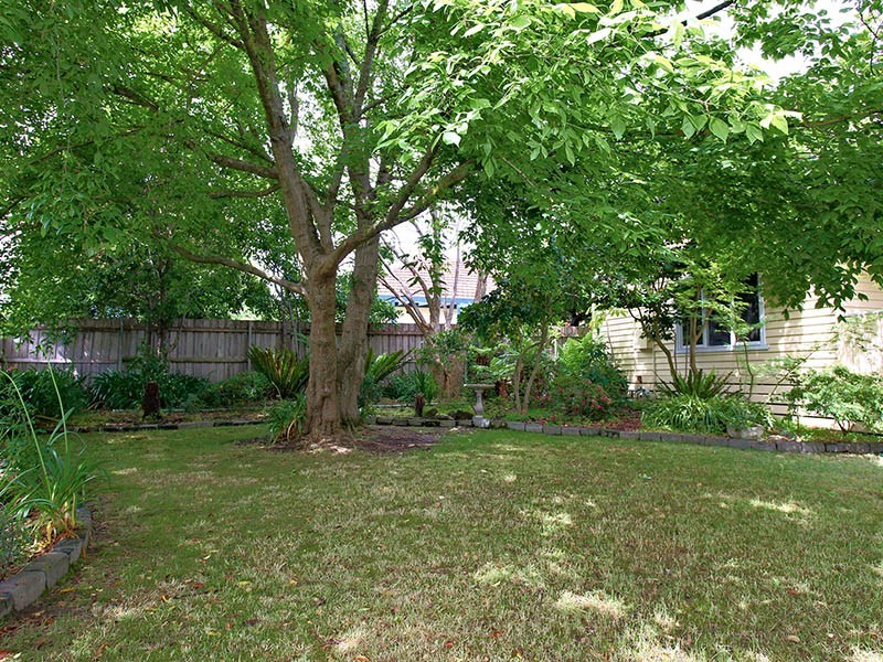 12 Lois Street, Ringwood East VIC 3135