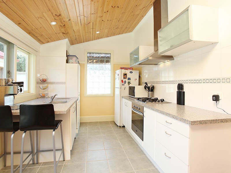 1/2 Lena Grove, Ringwood VIC 3134