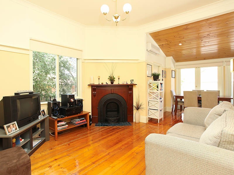 1/2 Lena Grove, Ringwood VIC 3134