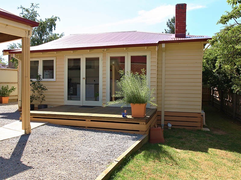 1/2 Lena Grove, Ringwood VIC 3134