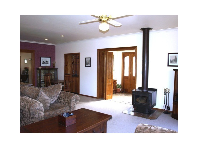 37 Pinewood Avenue, Ringwood East VIC 3135