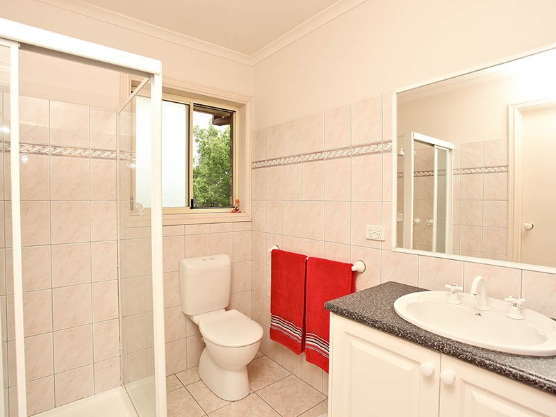 2/100 Canterbury Road, Heathmont VIC 3135