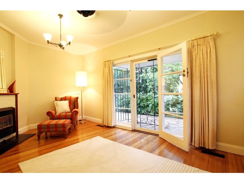 16 Wavell Avenue, Kilsyth VIC 3137