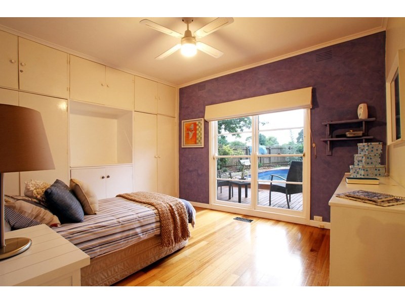 16 Wavell Avenue, Kilsyth VIC 3137