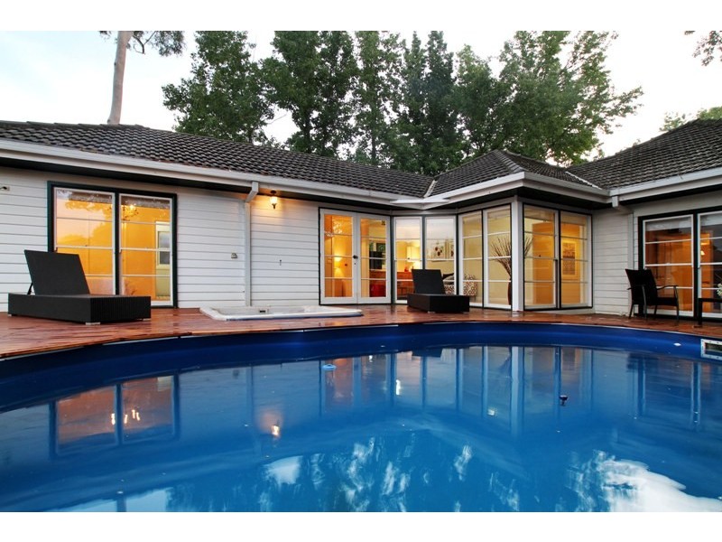 16 Wavell Avenue, Kilsyth VIC 3137