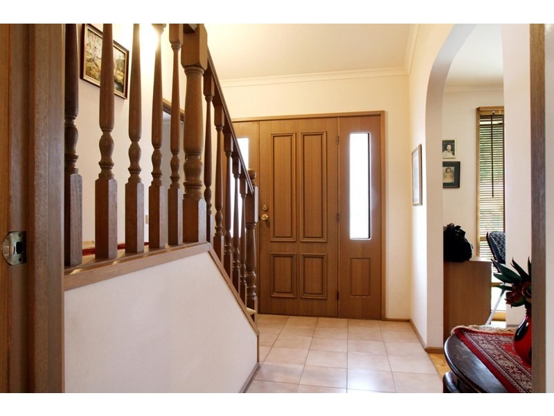 9 Camberley Rise, Ringwood North VIC 3134