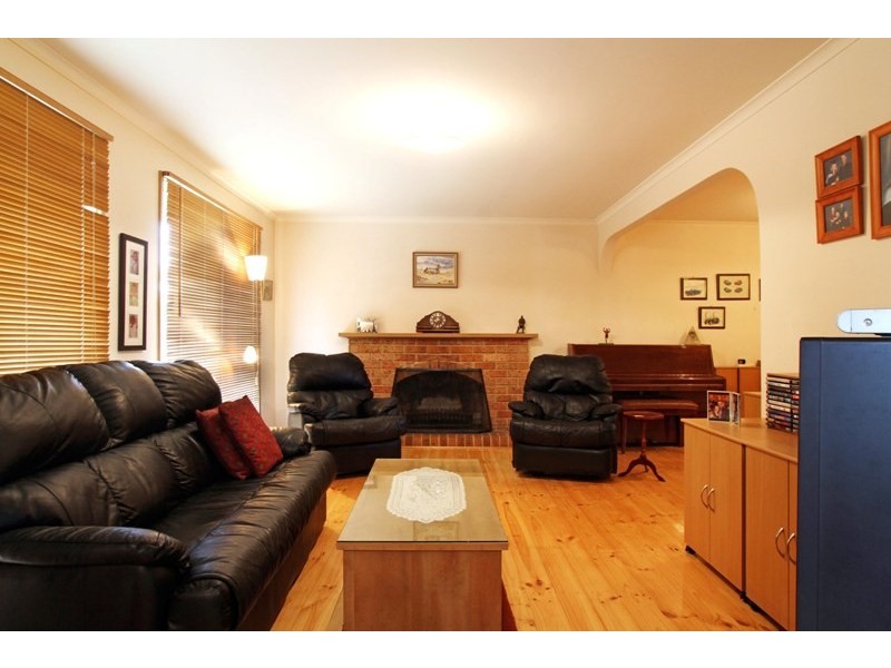 9 Camberley Rise, Ringwood North VIC 3134