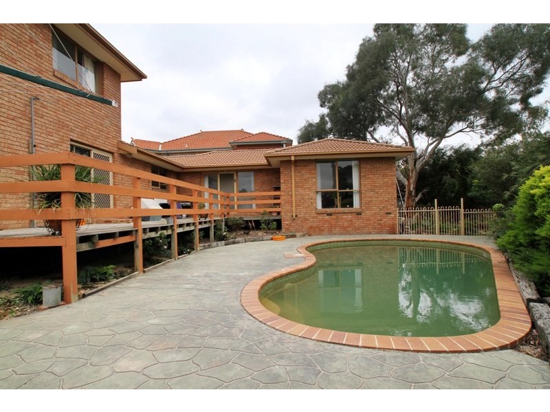 9 Camberley Rise, Ringwood North VIC 3134