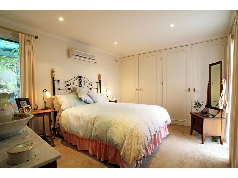 1 Rustic Drive, Boronia VIC 3155