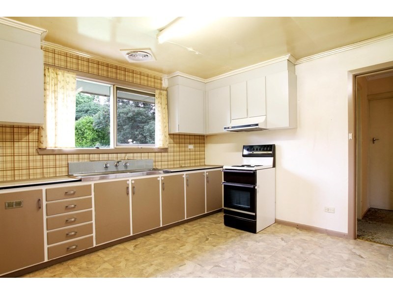 16 Teak Avenue, Ringwood East VIC 3135