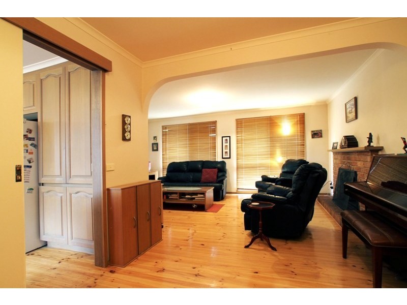 9 Camberley Rise, Ringwood North VIC 3134