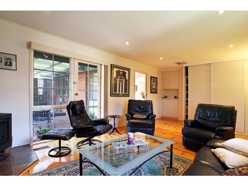 10 Middlebrook Drive, Ringwood North VIC 3134