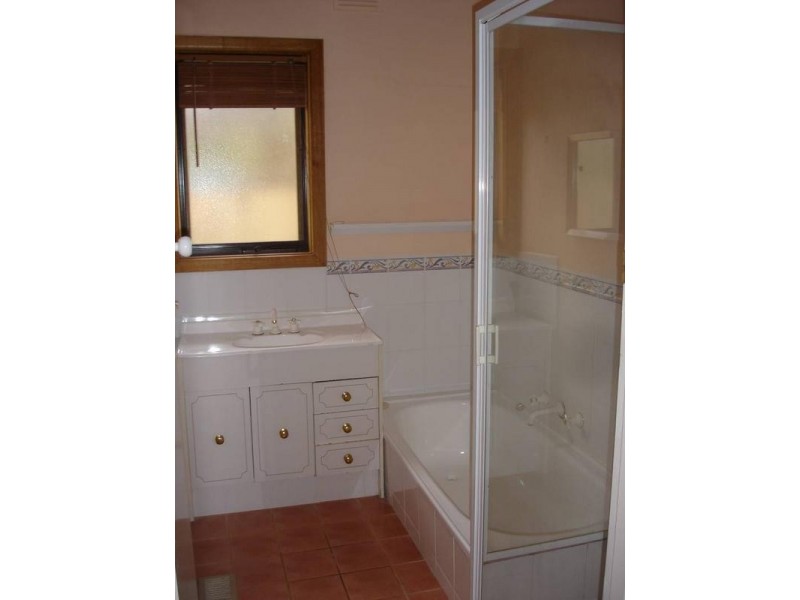 23 Selkirk Avenue, Wantirna VIC 3152