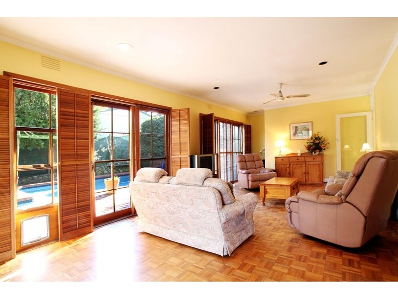 5 Morgan Avenue, Croydon VIC 3136